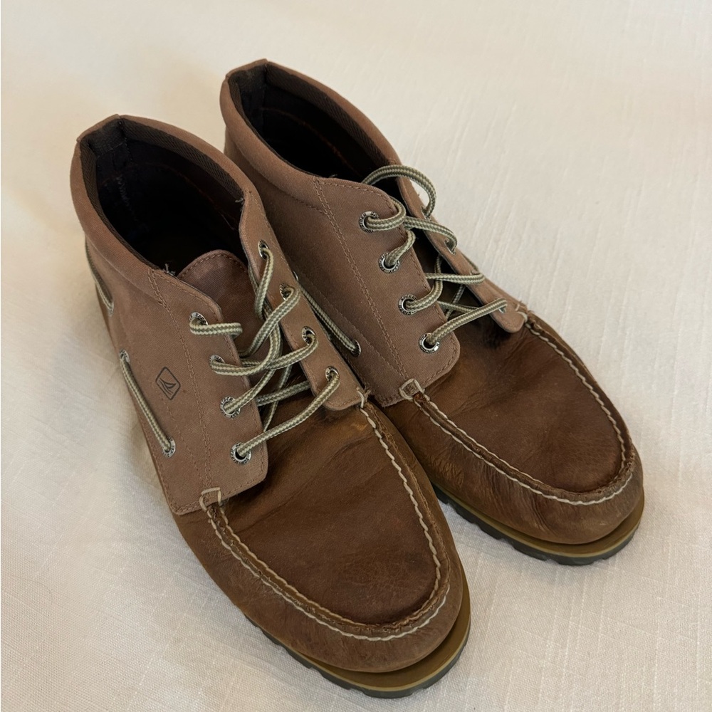 Sperry mid high boots. Great condition. Size 11-1/2